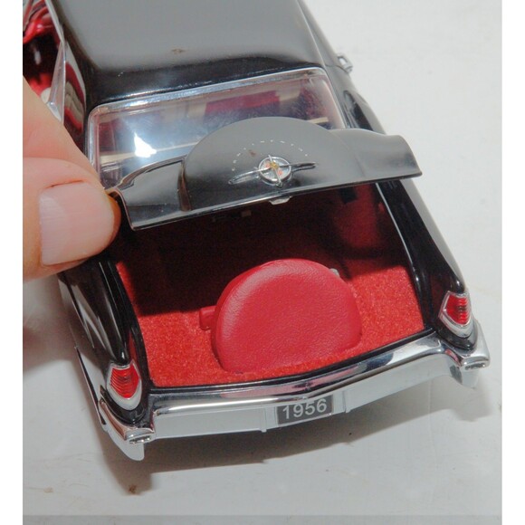 Franklin Mint Precision Models 1956 Lincoln Continental Mark II   1:24 Very Nice - Picture 10 of 11